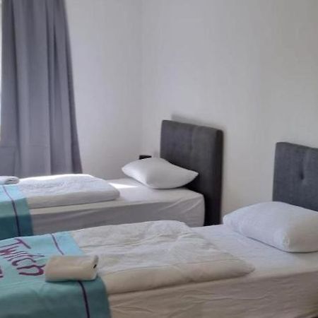 Twitch Apartments Achim Esterno foto